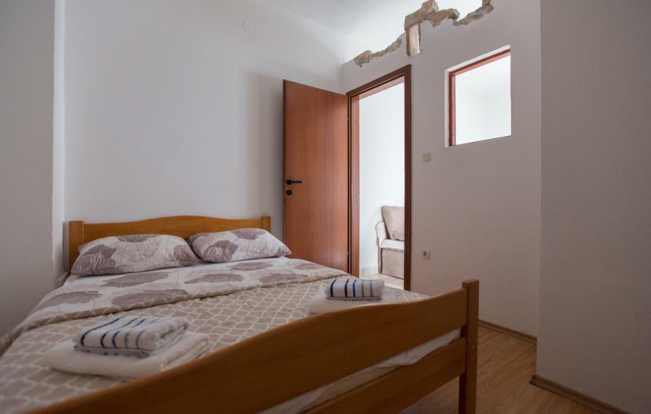 Studio Apartment By The Sea シベニク エクステリア 写真